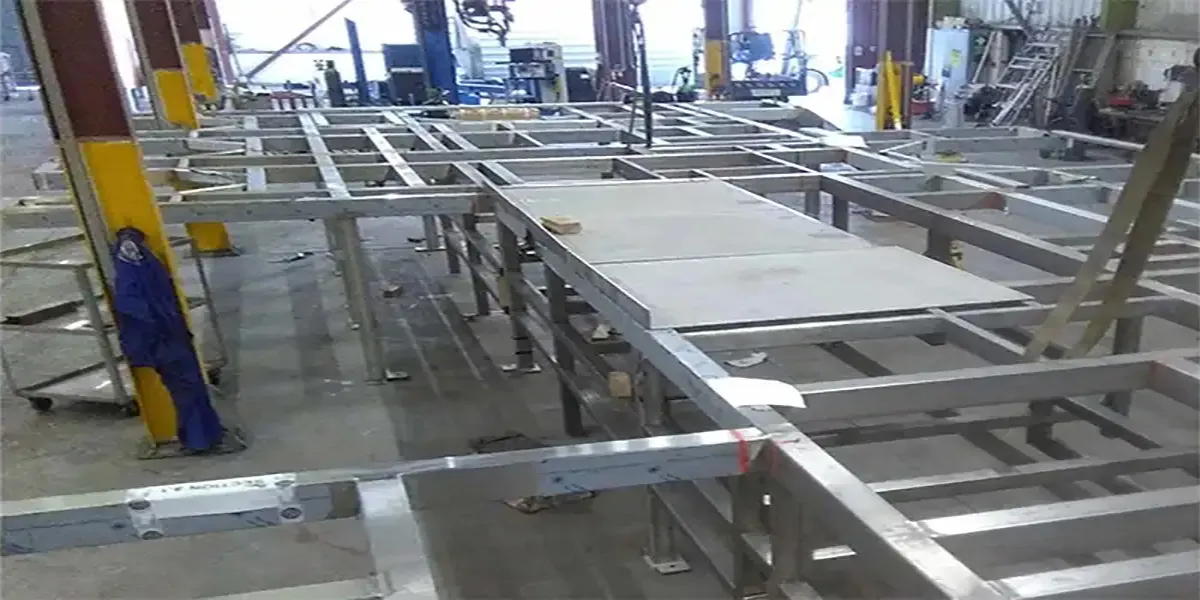 Mezzanine loading gate for pallet access