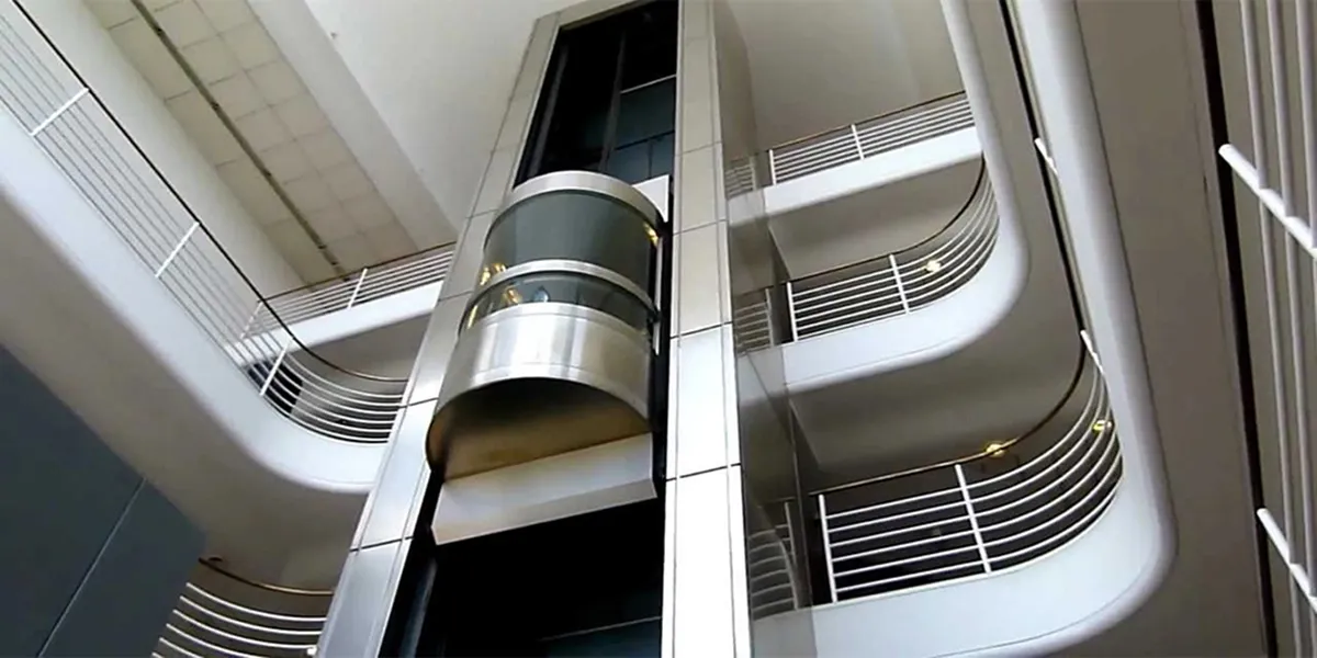 Outdoor panoramic elevator installation in UAE